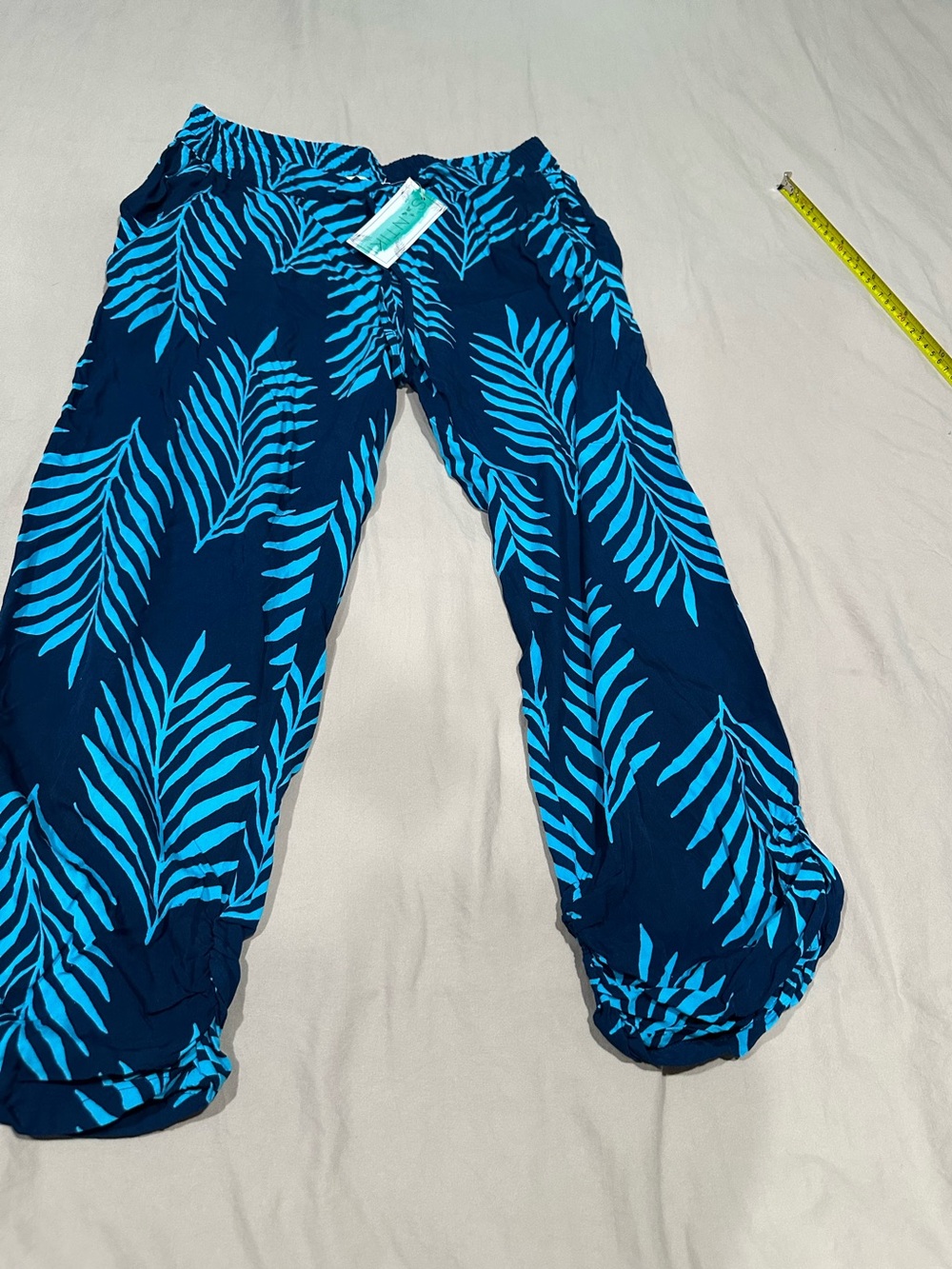 Blue Palm-Print Cropped Women's Pants
